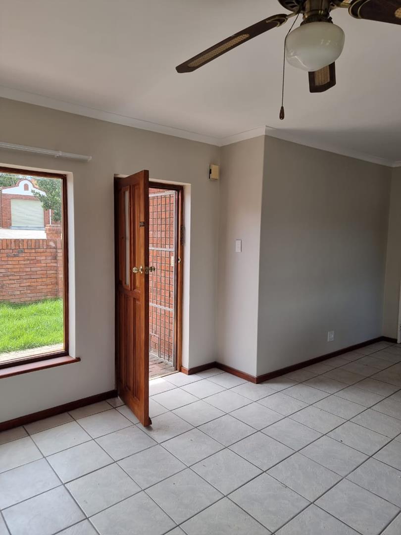 To Let 2 Bedroom Property for Rent in Kabega Park Eastern Cape